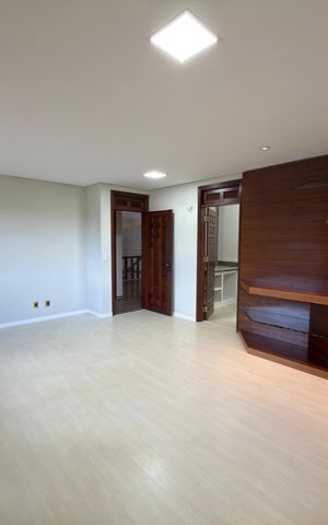 Casa à venda com 5000m², 10 quartos e 4 vagas Casa à venda com 5000m², 10 quartos e 4 vagasSuíte 3