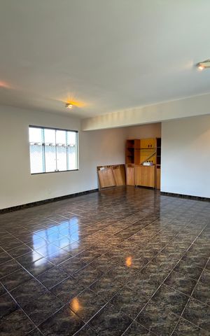 Casa à venda com 5000m², 10 quartos e 4 vagas Casa à venda com 5000m², 10 quartos e 4 vagasSuíte