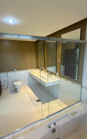 Casa à venda com 5000m², 10 quartos e 4 vagas Casa à venda com 5000m², 10 quartos e 4 vagasBanheiro da Suíte 2