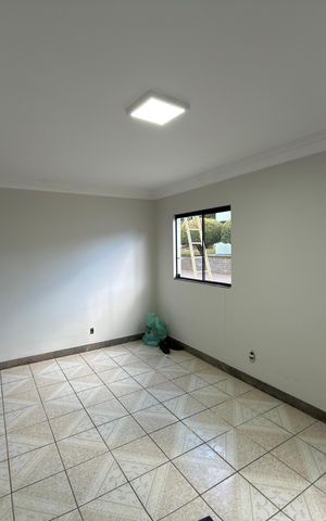 Casa à venda com 5000m², 10 quartos e 4 vagas Casa à venda com 5000m², 10 quartos e 4 vagasEdícula