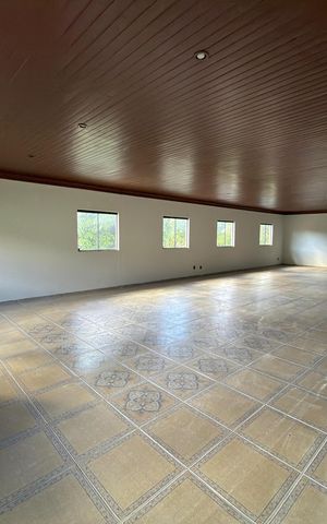 Casa à venda com 5000m², 10 quartos e 4 vagas Casa à venda com 5000m², 10 quartos e 4 vagasÁrea comum