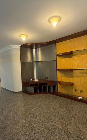 Casa à venda com 5000m², 10 quartos e 4 vagas Casa à venda com 5000m², 10 quartos e 4 vagasCorredor