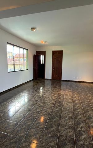 Casa à venda com 5000m², 10 quartos e 4 vagas Casa à venda com 5000m², 10 quartos e 4 vagasSuíte