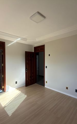 Casa à venda com 5000m², 10 quartos e 4 vagas Casa à venda com 5000m², 10 quartos e 4 vagasSuíte 5