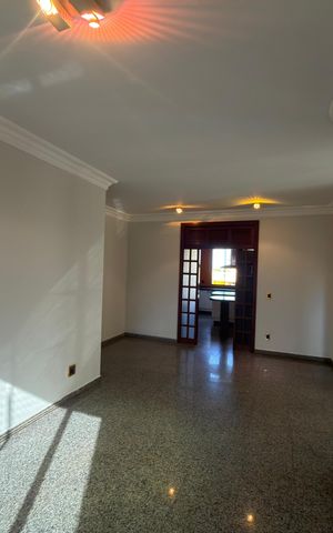 Casa à venda com 5000m², 10 quartos e 4 vagas Casa à venda com 5000m², 10 quartos e 4 vagasCorredor
