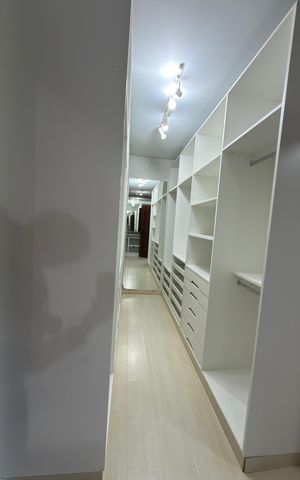 Casa à venda com 5000m², 10 quartos e 4 vagas Casa à venda com 5000m², 10 quartos e 4 vagasCloset da Suíte 2