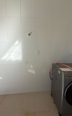 Casa à venda com 400m², 3 quartos e 2 vagas Casa à venda com 400m², 3 quartos e 2 vagasLavanderia