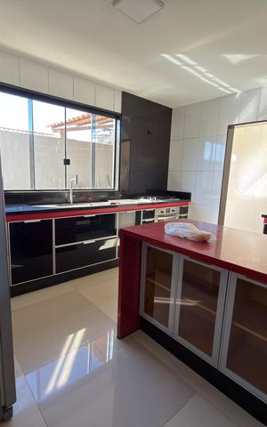Casa à venda com 400m², 3 quartos e 2 vagas Casa à venda com 400m², 3 quartos e 2 vagasCozinha