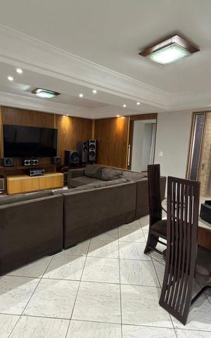 Casa à venda com 400m², 3 quartos e 2 vagas Casa à venda com 400m², 3 quartos e 2 vagasSala