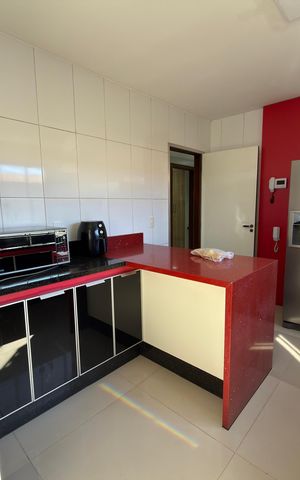 Casa à venda com 400m², 3 quartos e 2 vagas Casa à venda com 400m², 3 quartos e 2 vagasCozinha