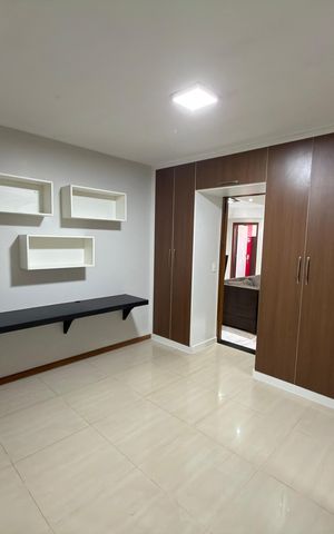 Casa à venda com 400m², 3 quartos e 2 vagas Casa à venda com 400m², 3 quartos e 2 vagasQuarto 01