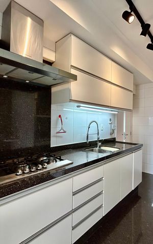 Apartamento à venda com 151m², 4 quartos e 3 vagasCozinha