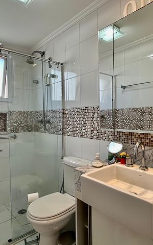 Apartamento à venda com 151m², 4 quartos e 3 vagasBanheiro do Quarto 2