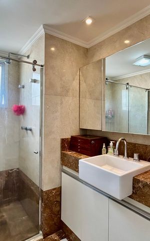 Apartamento à venda com 151m², 4 quartos e 3 vagasBanheiro do Quarto 1