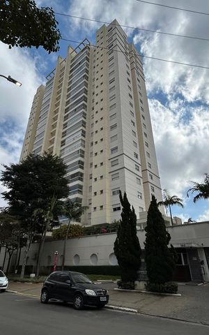 Apartamento à venda com 151m², 4 quartos e 3 vagasFachada