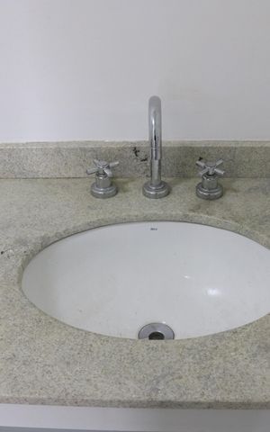 Apartamento à venda com 68m², 2 quartos e 2 vagasBanheiro 1
