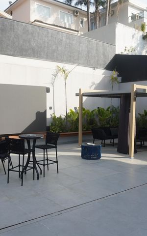 Casa de condomínio para alugar com 345m², 2 quartos e 4 vagasÁrea Externa