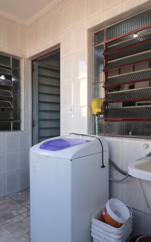 Casa à venda com 275m², 3 quartos e 8 vagasÁrea de Serviço