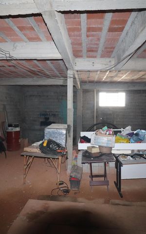 Casa à venda com 275m², 3 quartos e 8 vagasSalão de festas