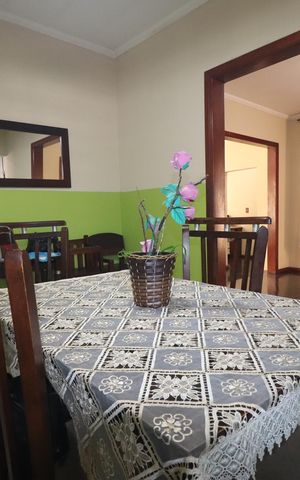 Casa à venda com 275m², 3 quartos e 8 vagasCopa