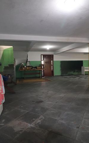 Casa à venda com 275m², 3 quartos e 8 vagasGaragem