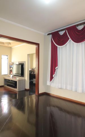 Casa à venda com 275m², 3 quartos e 8 vagasSala de Jantar