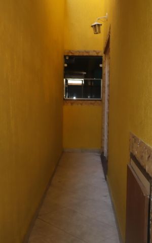 Casa para alugar com 210m², 3 quartos e 2 vagasHall de entrada e garagem