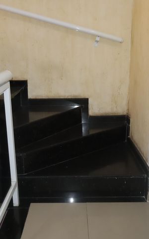 Casa para alugar com 210m², 3 quartos e 2 vagasEscada