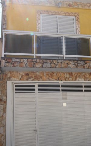 Casa para alugar com 210m², 3 quartos e 2 vagasFachada e portão