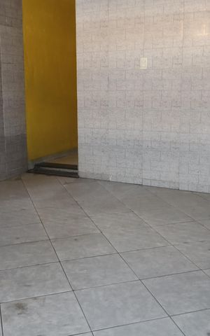 Casa para alugar com 210m², 3 quartos e 2 vagasHall de entrada e garagem
