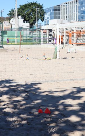 Casa à venda com 210m², 4 quartos e 3 vagasfutebol de areia + quadras