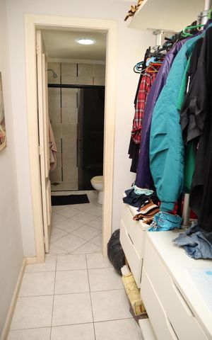 Casa à venda com 210m², 4 quartos e 3 vagasCloset da suíte