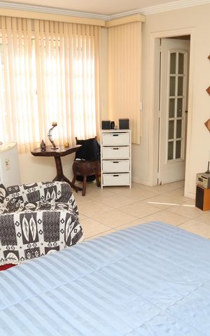 Casa à venda com 210m², 4 quartos e 3 vagasquarto 1