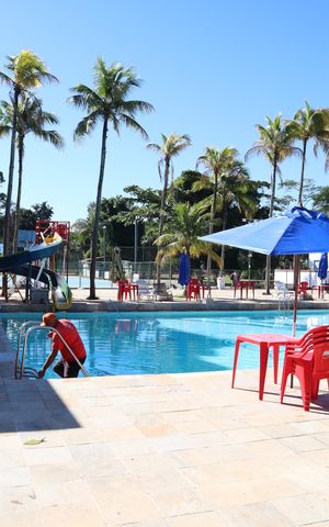 Casa à venda com 210m², 4 quartos e 3 vagaspiscinas