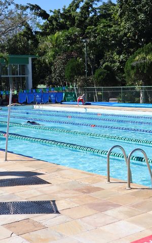Casa à venda com 210m², 4 quartos e 3 vagaspiscina olimpica