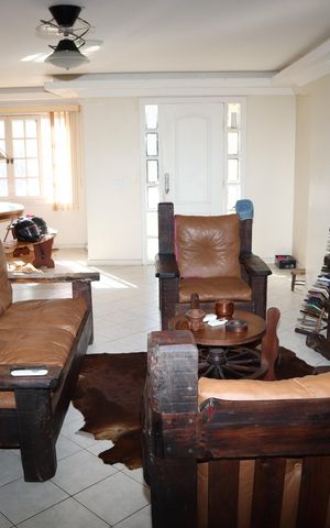 Casa à venda com 210m², 4 quartos e 3 vagassala