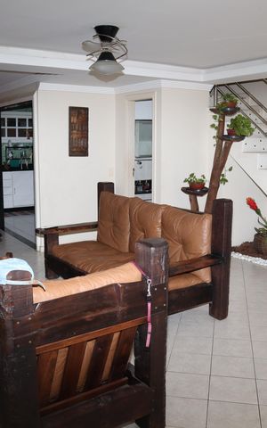 Casa à venda com 210m², 4 quartos e 3 vagassala