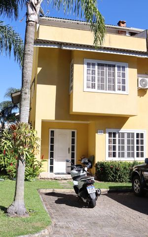 Casa à venda com 210m², 4 quartos e 3 vagasfachada + vaga para 3 carros