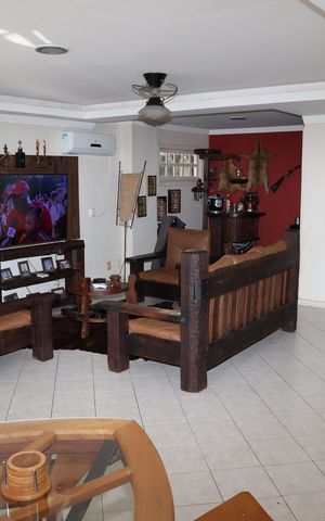 Casa à venda com 210m², 4 quartos e 3 vagassala