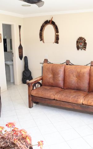 Casa à venda com 210m², 4 quartos e 3 vagassalao de estar cobertura