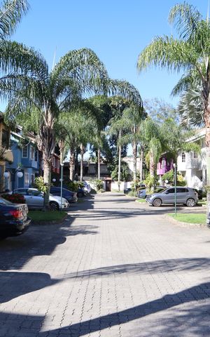 Casa à venda com 210m², 4 quartos e 3 vagasinterior do condominio