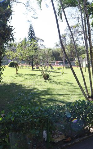 Casa à venda com 210m², 4 quartos e 3 vagasao fundo quadra de tenis
