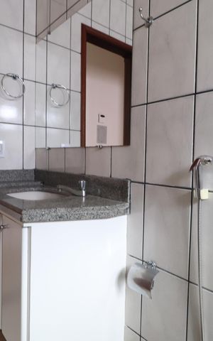 Casa para alugar com 200m², 4 quartos e 2 vagasBanheiro Social