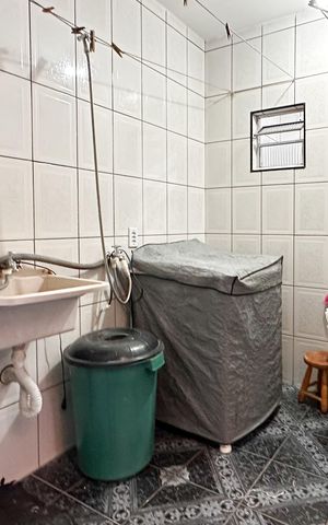 Casa para alugar com 230m², 5 quartos e 2 vagas Casa para alugar com 230m², 5 quartos e 2 vagasÁrea de Serviço - Casa 2