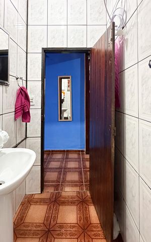 Casa para alugar com 230m², 5 quartos e 2 vagas Casa para alugar com 230m², 5 quartos e 2 vagasBanheiro Social - Casa 2