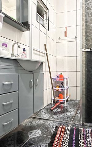 Casa para alugar com 230m², 5 quartos e 2 vagas Casa para alugar com 230m², 5 quartos e 2 vagasBanheiro de serviço - Casa 2