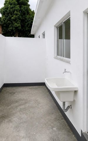 Casa para alugar com 76m², 2 quartos e 1 vaga Casa para alugar com 76m², 2 quartos e 1 vagaLavanderia