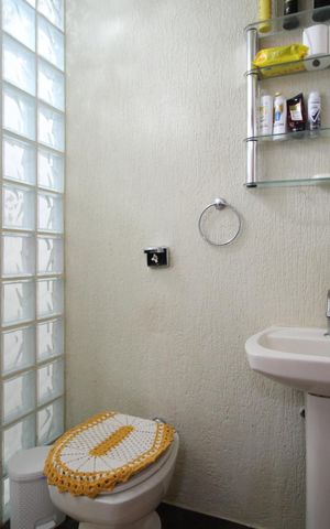 Casa para alugar com 100m², 4 quartos e 2 vagasBanheiro