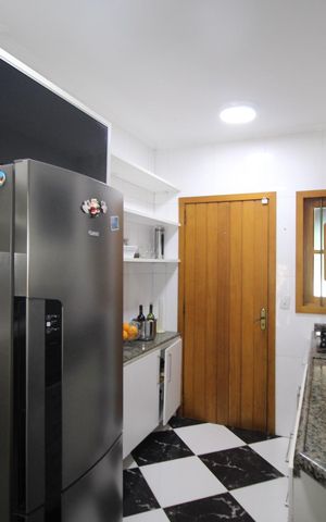 Casa para alugar com 100m², 4 quartos e 2 vagasCozinha