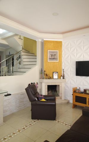 Casa para alugar com 100m², 4 quartos e 2 vagasSala
